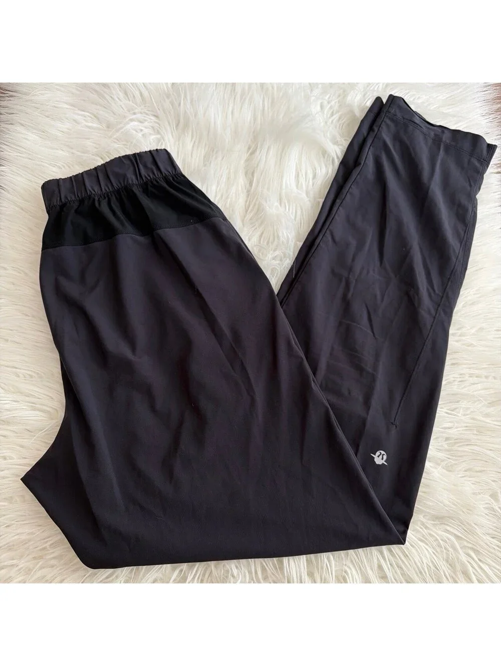 Lululemon men’s joggers 34” size M